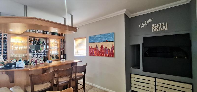 5 Bedroom Property for Sale in Myburgh Park Western Cape